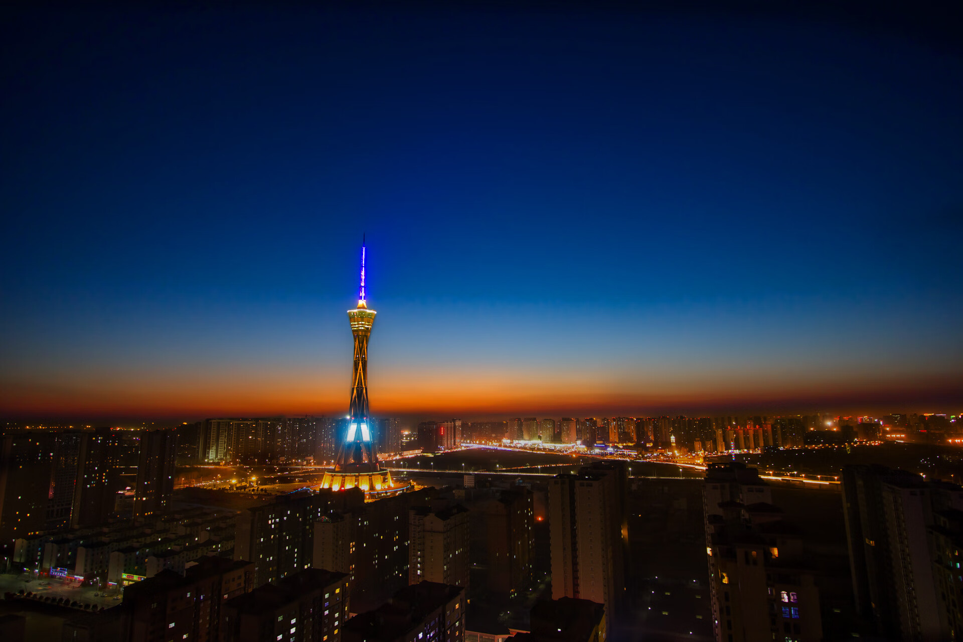 九游体育网页登陆-利雅斯特出局，克鲁日晋级半决赛，克鲁亚历山大足球俱乐部