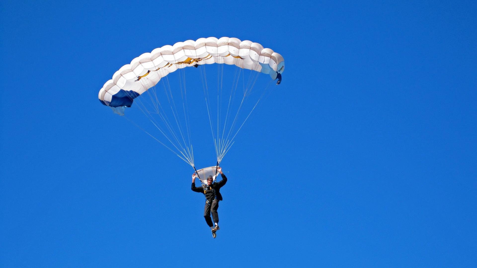 _模拟对抗赛:虚拟与真实结合的新型赛事体验_,对抗模拟器