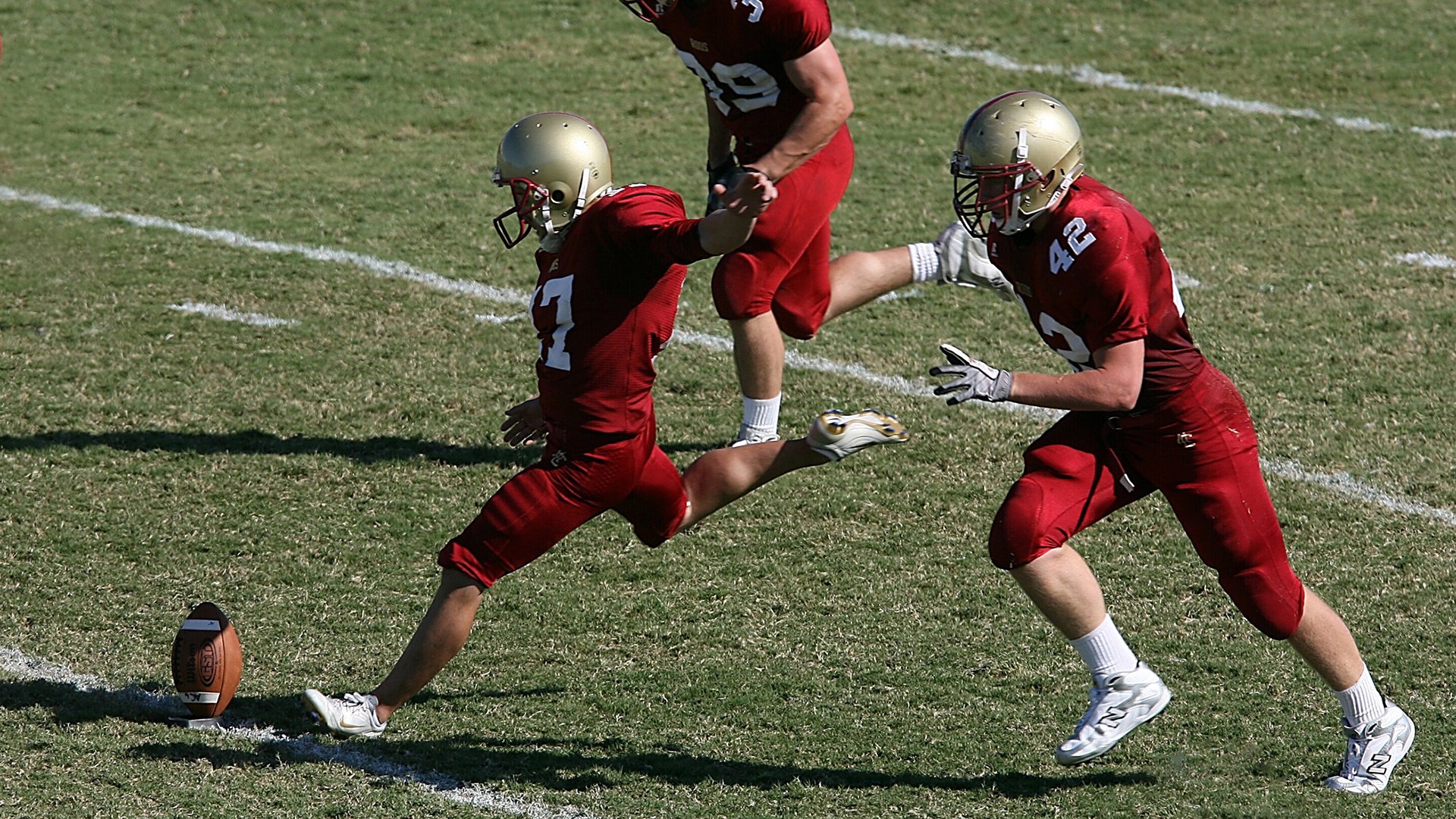 “梦想点亮未来”青少年篮球公益夜跑在上海引发热潮，践行体育公益