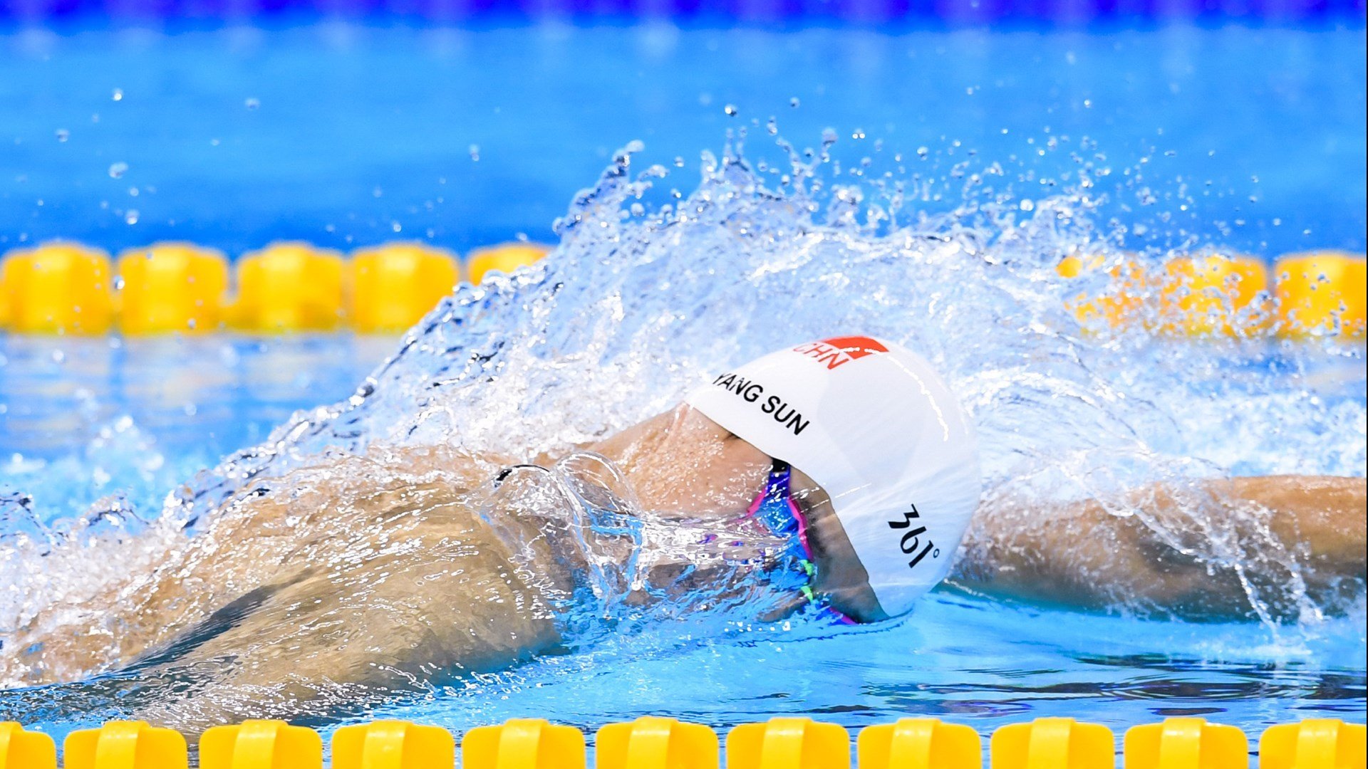 “青春追梦”青少年篮球公益公益跑在上海盛大举行,激励青春奋力拼搏