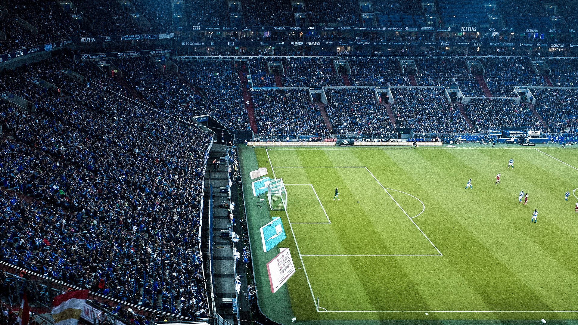 德甲联赛主场表现尤为出色,球队士气高昂,德甲联赛名称